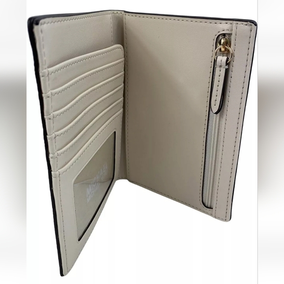 Michael Kors brand passport wallet - Picture 4 of 8